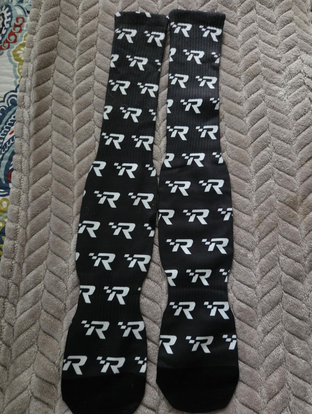 NWOT ASSOS R Socks S9 Unisex Socks